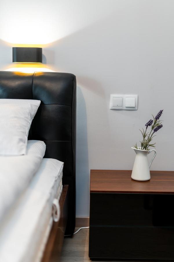 Apartments Poznan Towarowa By Noclegi Renters Exteriör bild