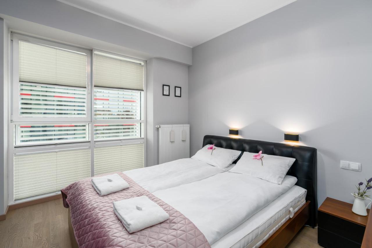 Apartments Poznan Towarowa By Noclegi Renters Exteriör bild